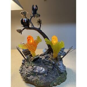 Dept 56 Halloween Village Ghost Shaking Graveyard Light up motion In Box